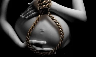 Quien vota a favor del aborto peca gravemente pero no está excomulgado