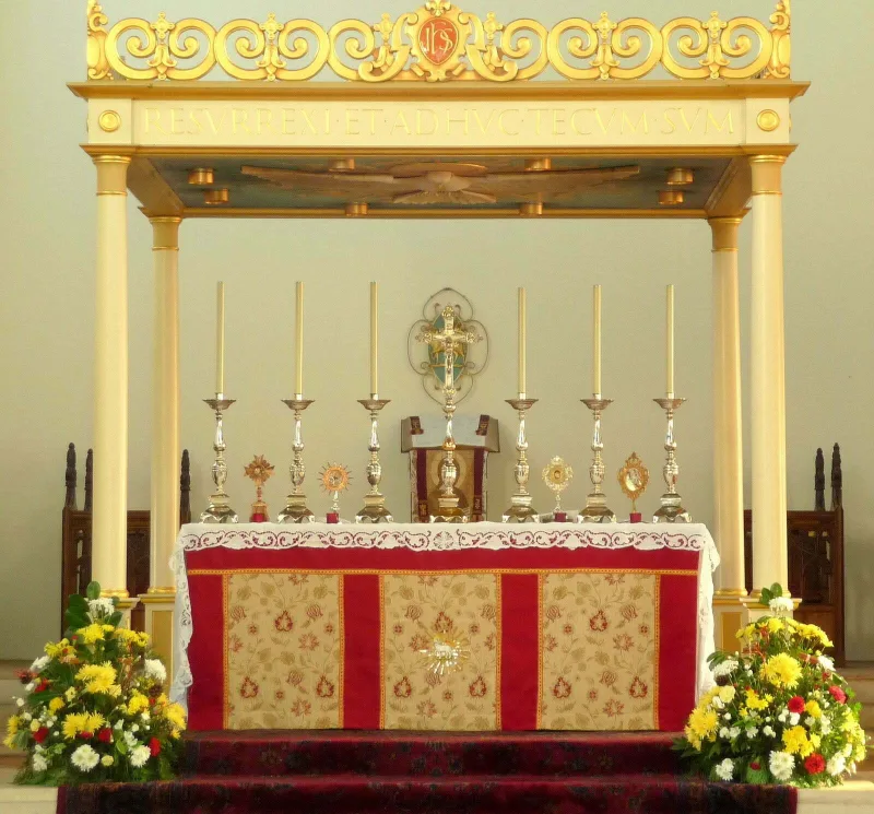 El altar de la Santa Misa